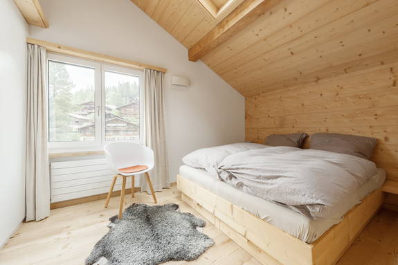 Bett Schlafzimmer Sanierung Altholz Gedämpftes Holz